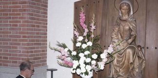 Un sencillo recuerdo Final de la misa de acción de gracias por la erección canónica de los Cruzados de Santa María, 19 marzo 1988