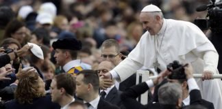La civilización del espectáculo al acecho del papa Francisco Papa Francisco