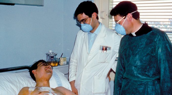 Madrecita mía en la fe Eduardo con el Dr. Montes y el P. Manso