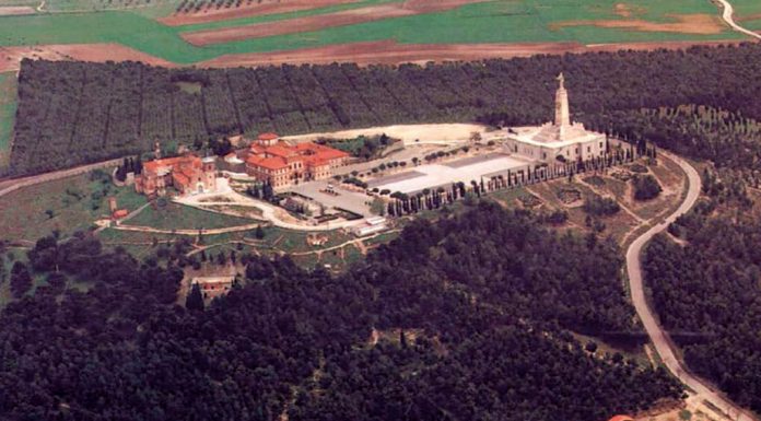 El Sagrado Corazón de Jesús y nuestras madres Vista aérea del cerro de los Ángeles