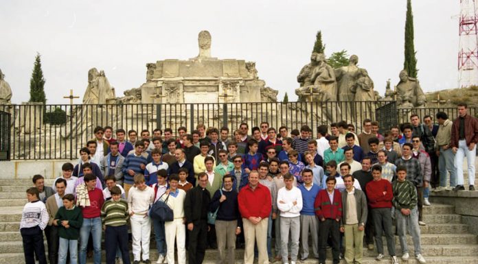 El Corazón de Jesús reina en los Cruzados de Santa María Peregrinación al cerro en 1989