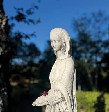 Ser y estar en movimiento: patria, patrimonio y paternidad Virgen María. Ser y estar.