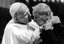 Acto de sumisión a Santa María Juan Pablo II y el primado de Polonia