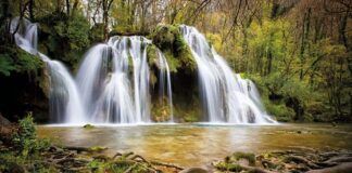 En una sociedad en declive está hoy naciendo la nueva cristiandad Nacimiento de un río como símbolo del surgimiento de una nueva cristiandad