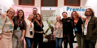 Nuestra vida en Clave de Dios: Una partitura escrita por él Grupo En Clave de Dios, conjunto de música católica contemporánea española nacido en una parroquia y dedicado a la evangelización a través de la canción