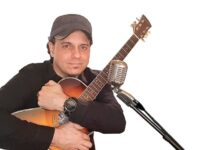 Cuando la música se convierte en el motor de tu fe David Santafé, productor musical y fundador de Santafé Producciones, sello discográfico de referencia en la música católica española