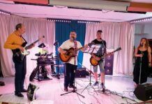 El Grupo Puerta Abierta Grupo Puerta Abierta, conjunto de música católica de pop y rock nacido en 1989 en la parroquia San Juan Bosco del Polígono del Valle de Jaén