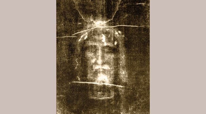 Testigo de la pasión, muerte y resurrección Rostro de Cristo en la Sábana Santa de Turín, reliquia que muestra con detalle los tormentos de la pasión según los evangelios