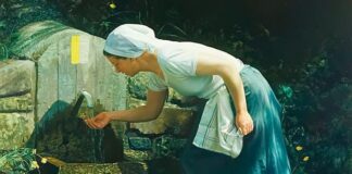 Un oasis en medio del desierto Saciará su gran sed siempre sentida, pintura de Isabel Guerra (2014), que representa a una mujer bebiéndose en una fuente en actitud de recogimiento