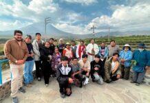 Testimonios de jornadas de Semana Santa de la Milicia de Santa María en Lima y Arequipa Foto de grupo de los jóvenes militantes de la Milicia de Santa María en Arequipa, Perú, durante las jornadas de Semana Santa